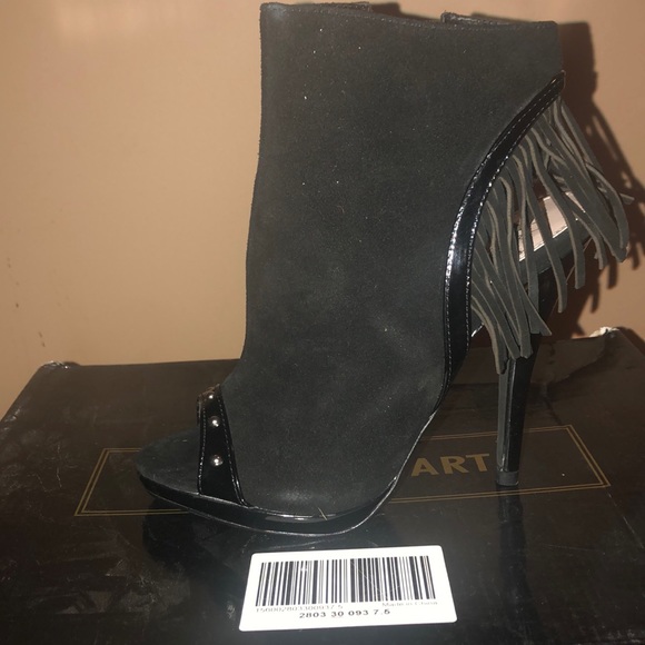 Colin Stuart Fringe Black Heels - Picture 4 of 4